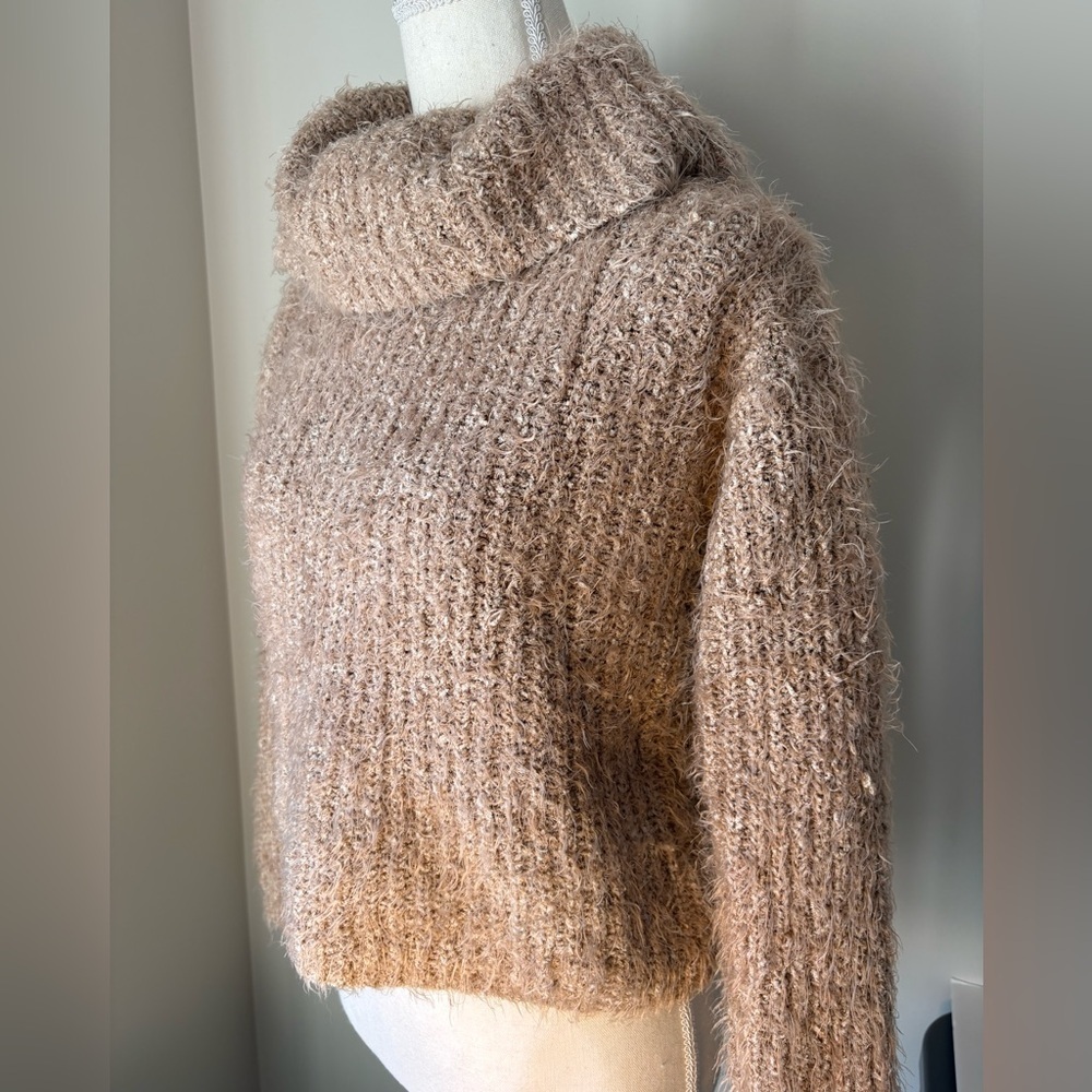 Premise Fuzzy Cropped Turtleneck Sweater – Size S | Beige - Picture 5 of 10